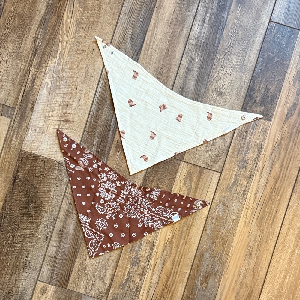 Rylee & Cru Bandana Bib Duo - Cream Boots & Rust Paisley
